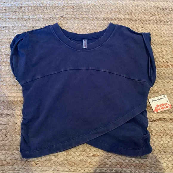 NWT Free People Hot
Crossover Women's crop Top Sz S color Blue - Picture 10 of 12